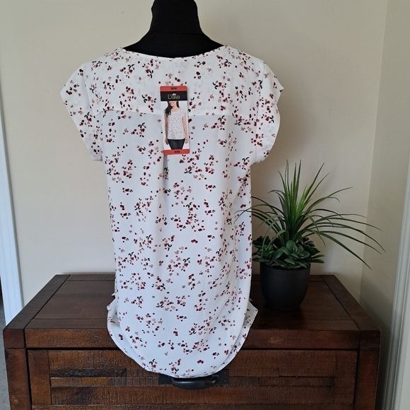 Dalia Women's Printed Floral Short Sleeve Blouse Shirt Size Medium - NWT - Picture 3 of 12